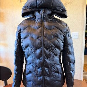 Time and Tru Women's Navy Puffer Jacket